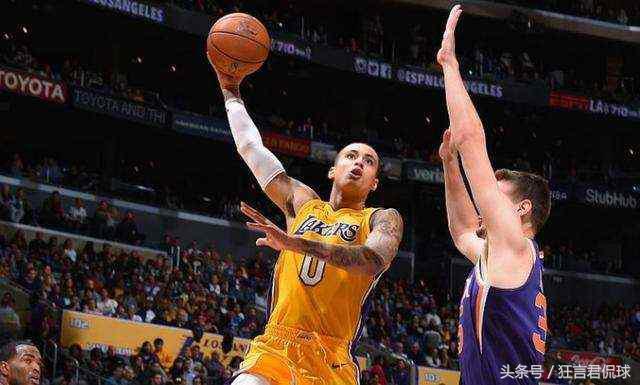  萨博尼斯制霸篮下国王内线碾压马刺取胜利  