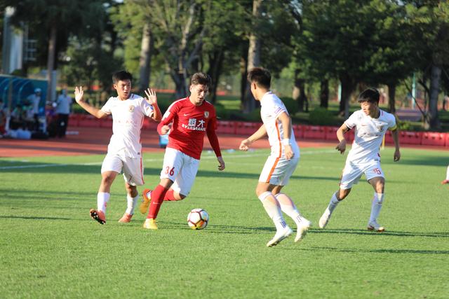  索肖青训体系结硕果，三名小将联手造胜局