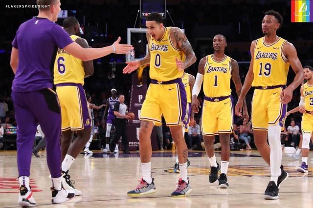  福克斯关键抢断国王加时险胜爵士保留希望